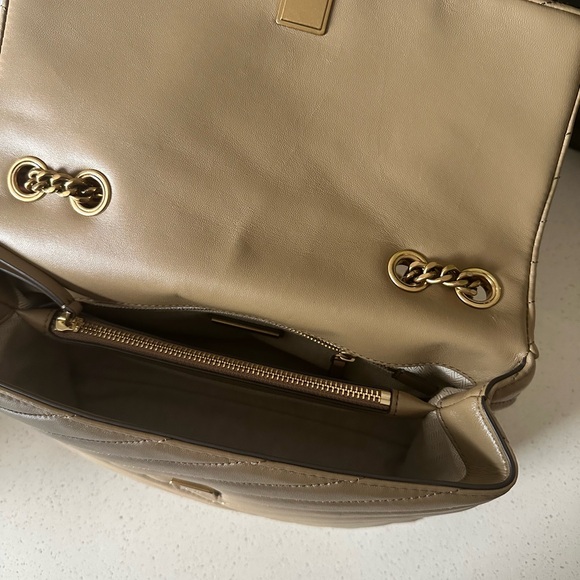 Tory Burch Kira Chevron convertible shoulder bag. - Picture 9 of 17